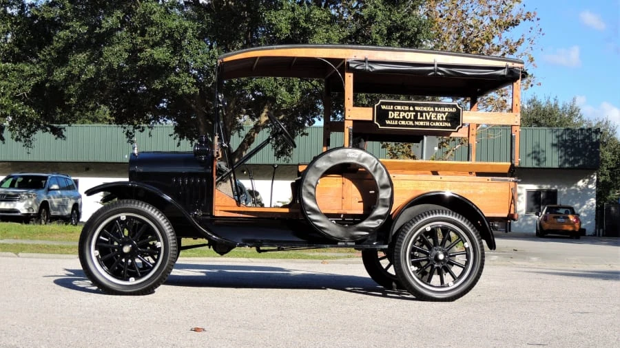 1924 Ford Model T Pickup & Model TT - Image 2 of 31