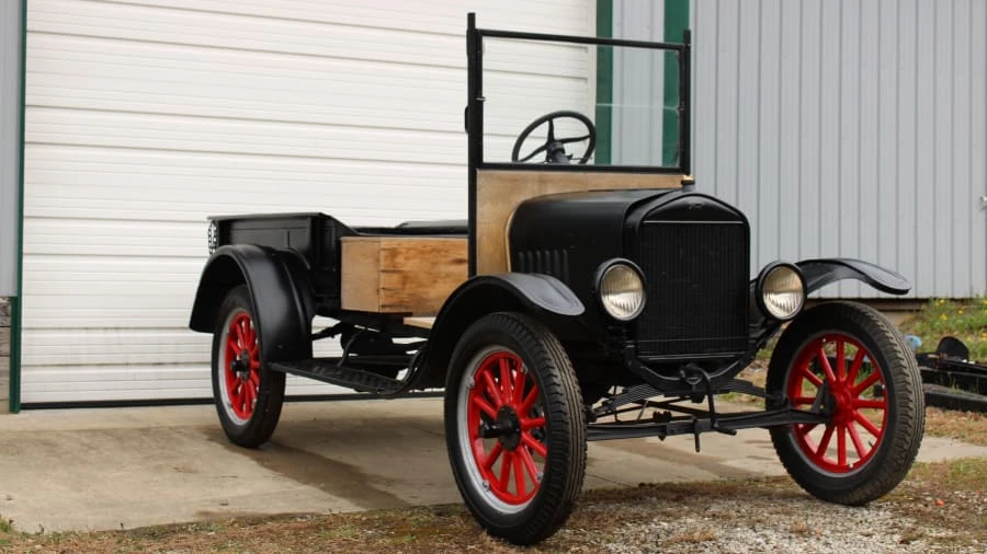 1924 Ford Model T Pickup & Model TT - Image 3 of 9