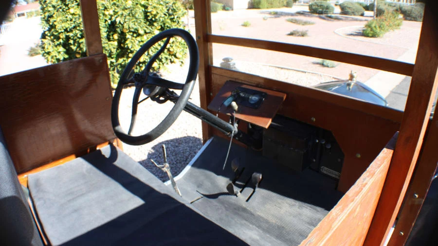 1924 Ford Model T Pickup & Model TT - Image 5 of 8