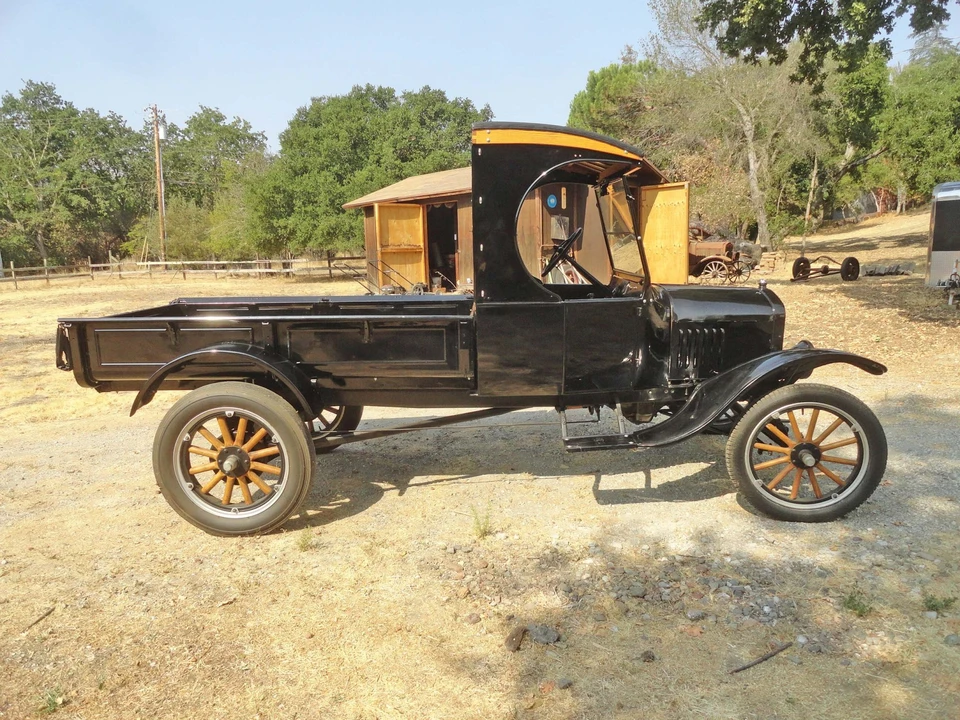 1924 Ford Model T Pickup & Model TT - Image 3 of 31