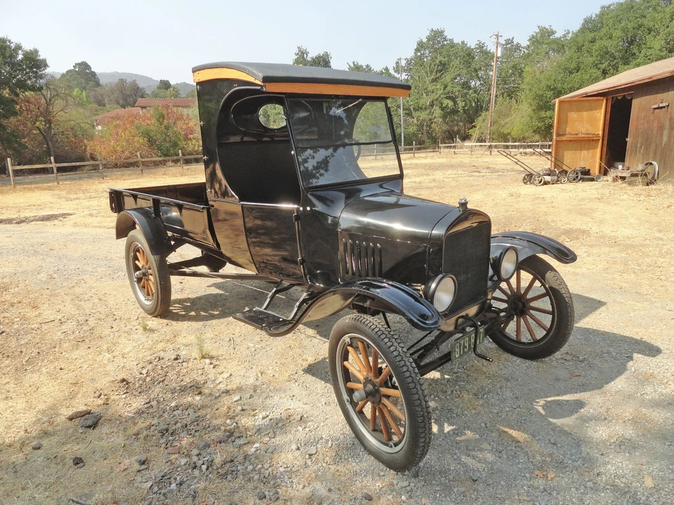 1924 Ford Model T Pickup & Model TT - Image 2 of 31