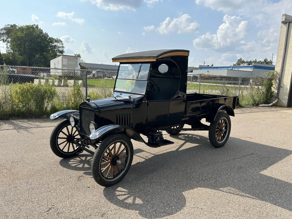 1924 Ford Model T Pickup & Model TT - Image 2 of 31