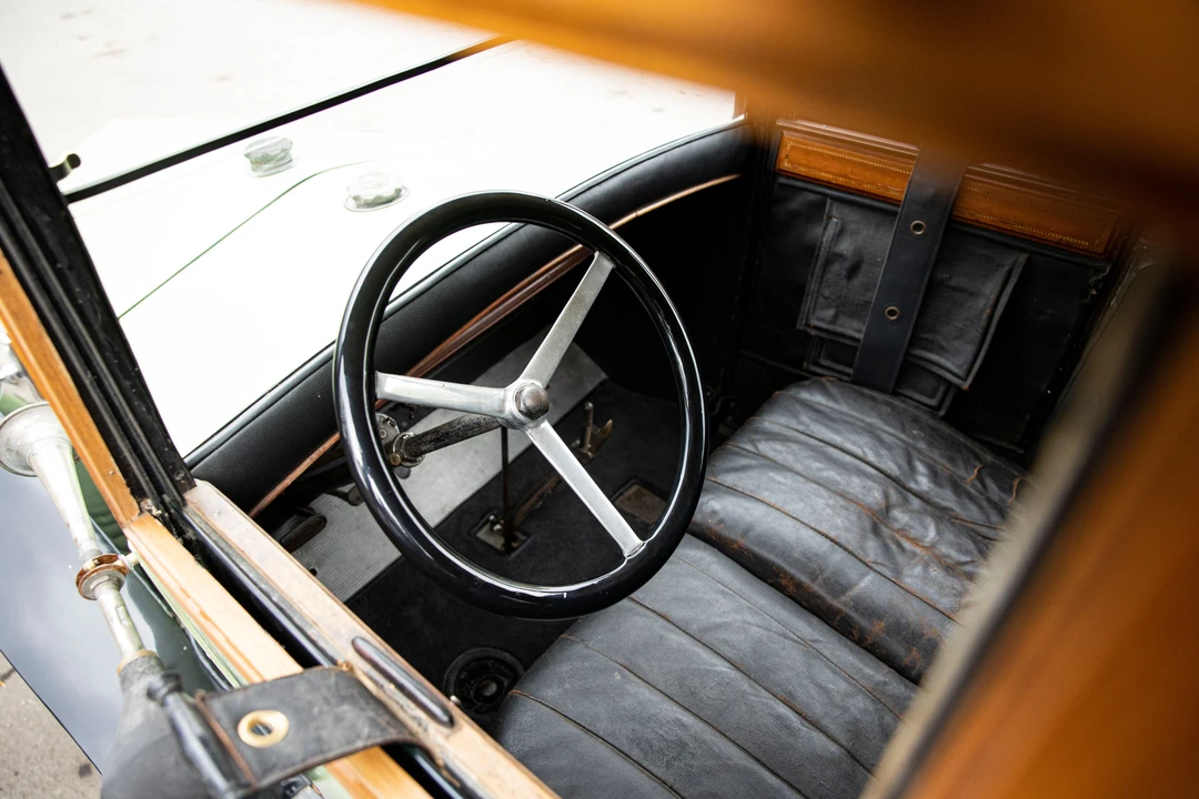 1924 Renault - Image 3 of 18
