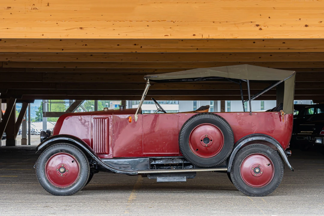 1924 Renault - Image 3 of 30