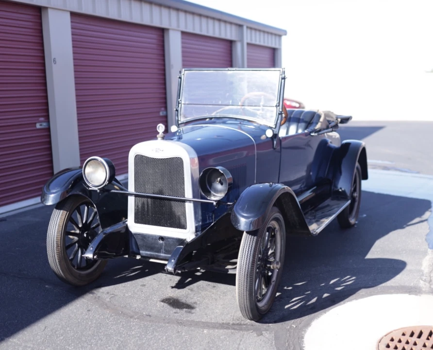 1925 Chevrolet - Image 2 of 31