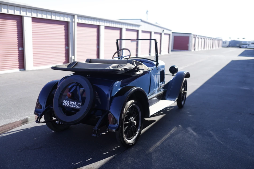 1925 Chevrolet - Image 3 of 31