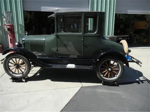 1925 Ford Model T Coupe