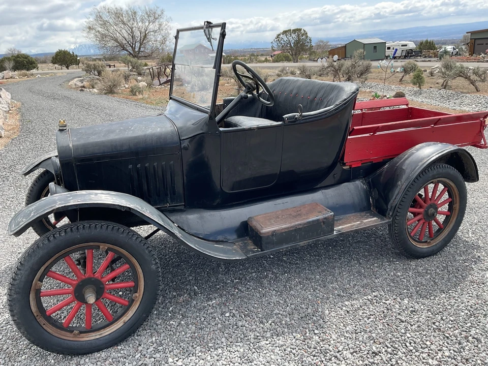 1925 Ford Model T Pickup & Model TT - Image 2 of 31