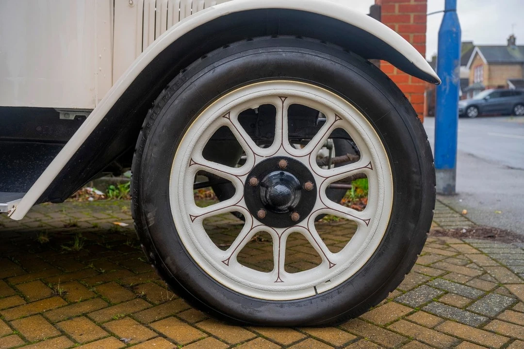 1925 Morris - Image 14 of 30