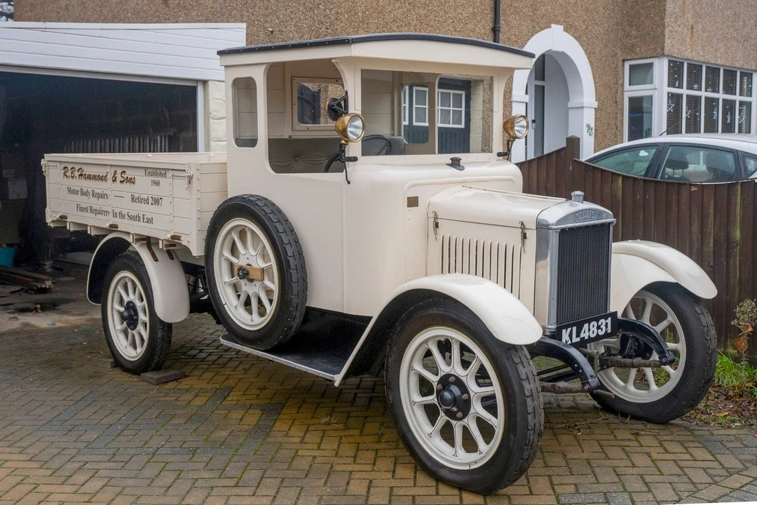 1925 Morris - Image 2 of 30