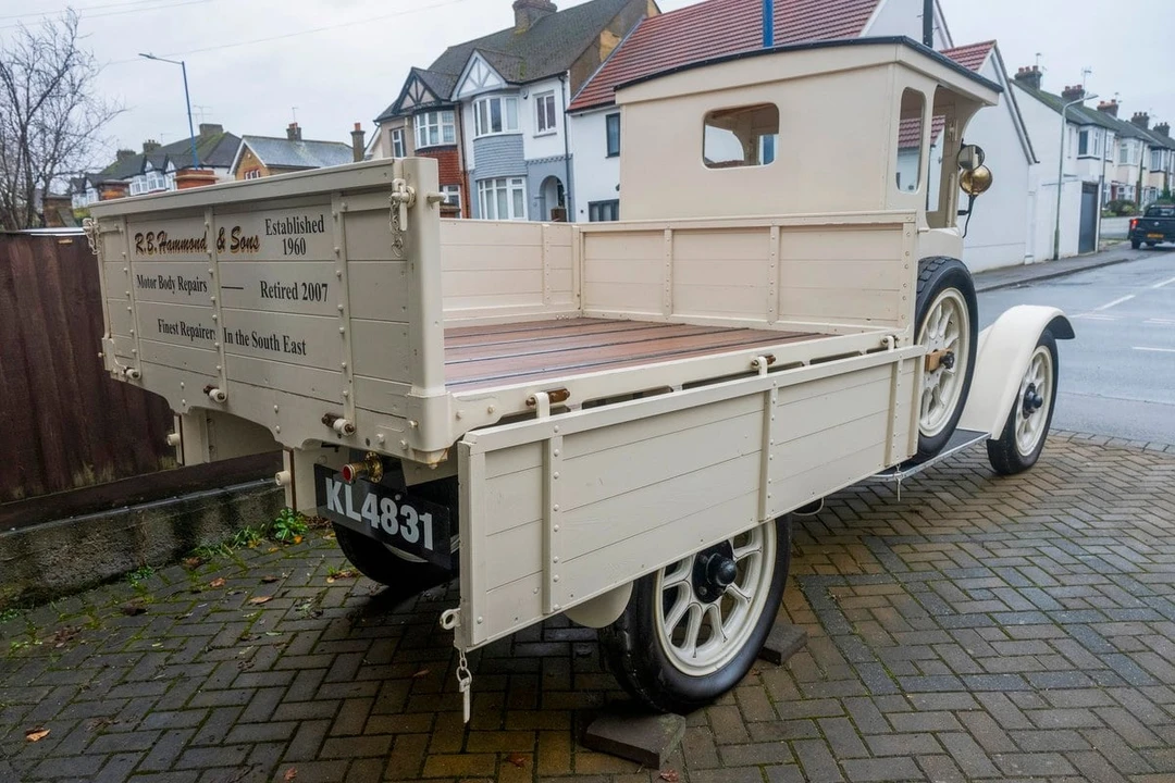1925 Morris - Image 10 of 30