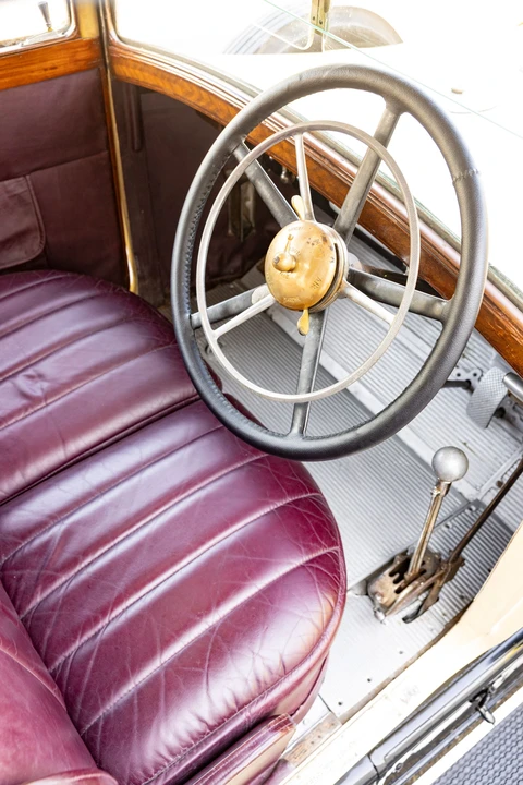 1925 Renault - Image 2 of 31