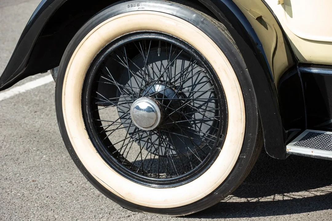 1925 Renault - Image 14 of 30