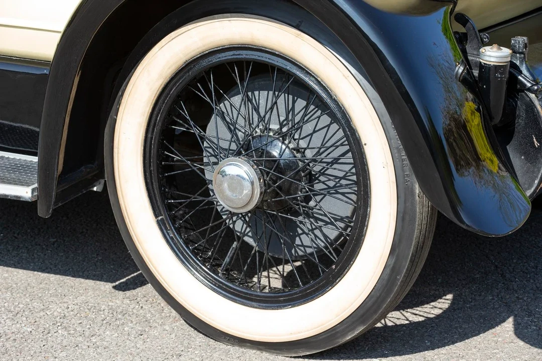 1925 Renault - Image 17 of 30