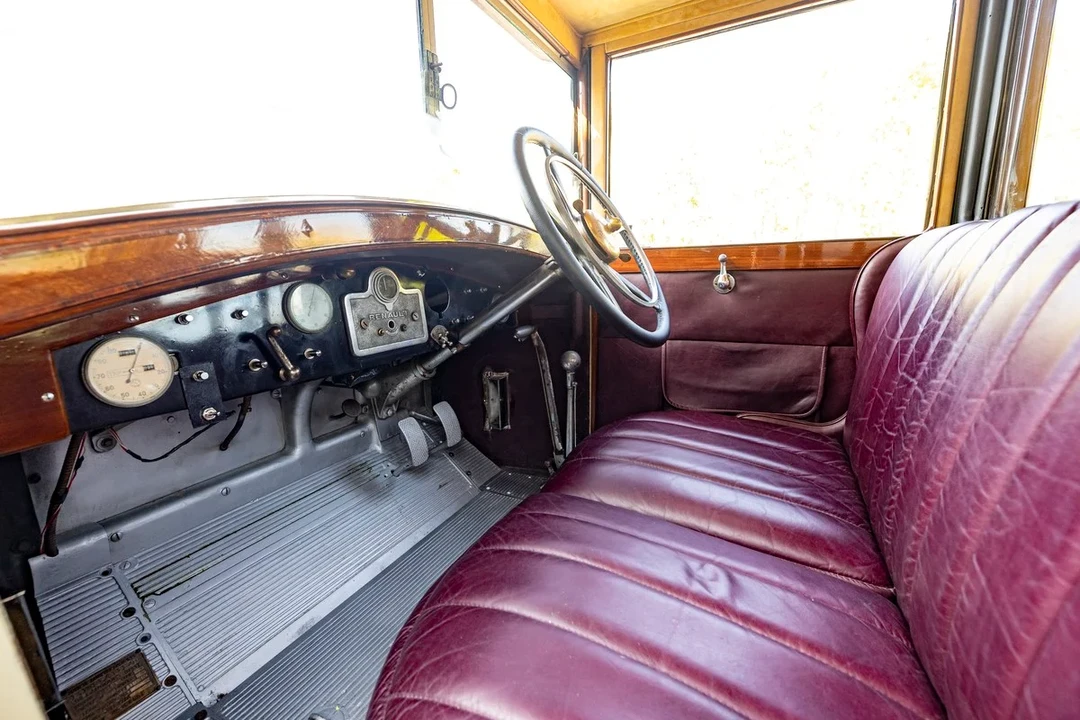 1925 Renault - Image 3 of 30