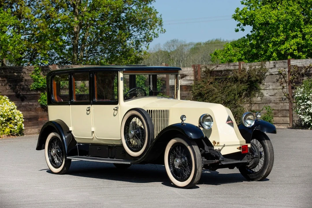 1925 Renault - Image 2 of 30