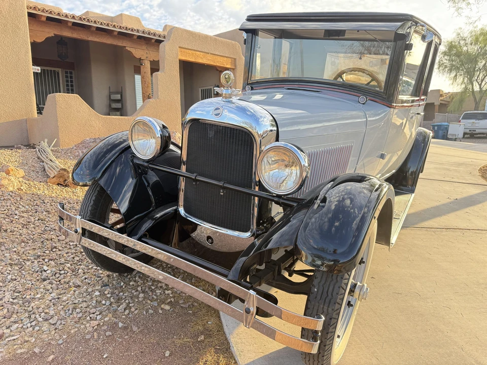 1925 Studebaker - Image 2 of 31