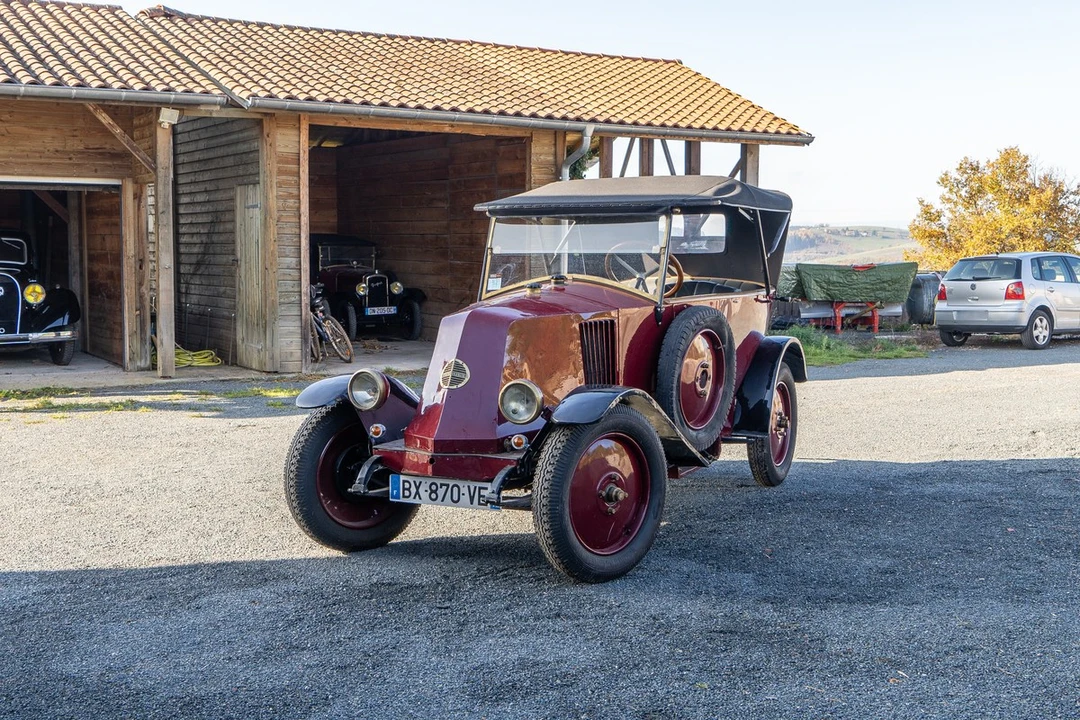 1926 Renault - Image 5 of 30