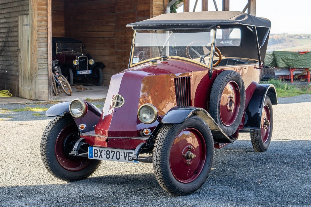 1926 Renault - Image 4 of 30