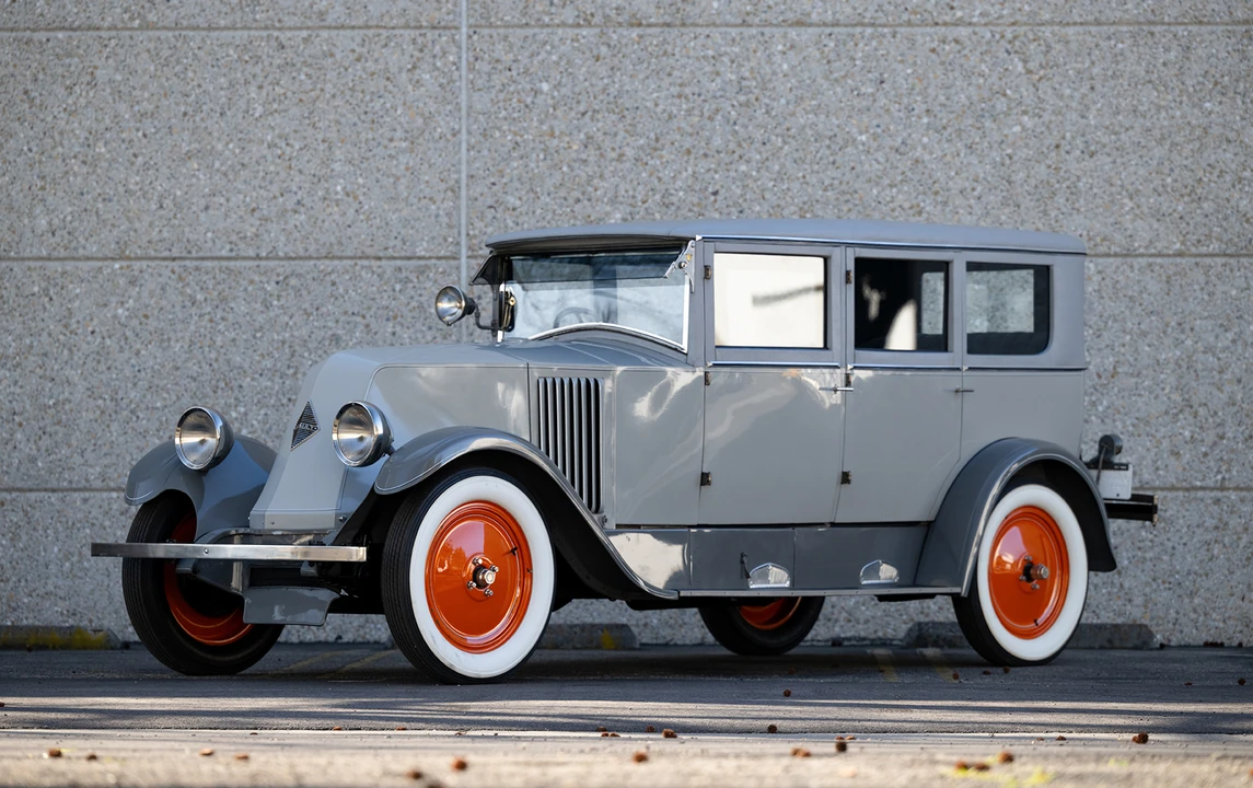 1926 Renault - Image 1 of 21