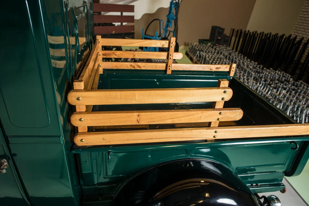 1927 Ford Model A Pickup & Model AA - Image 3 of 4