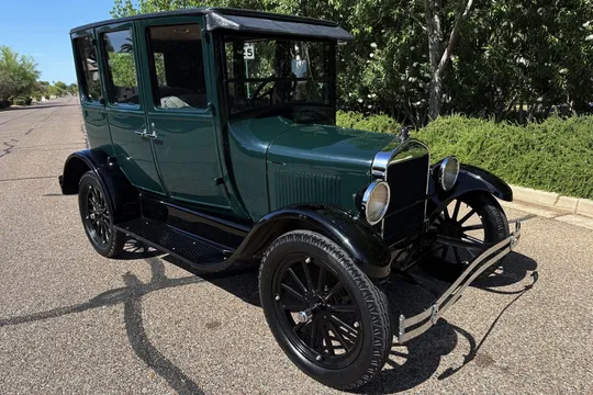 1927 Ford Model T Fordor Sedan
