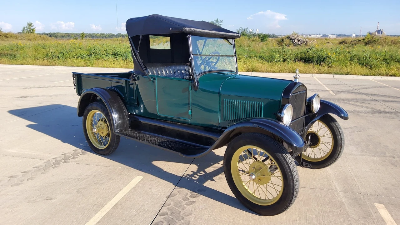 1927 Ford Model T Pickup & Model TT - Image 2 of 18