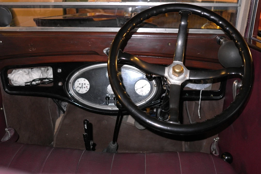 1927 Morris - Image 3 of 4