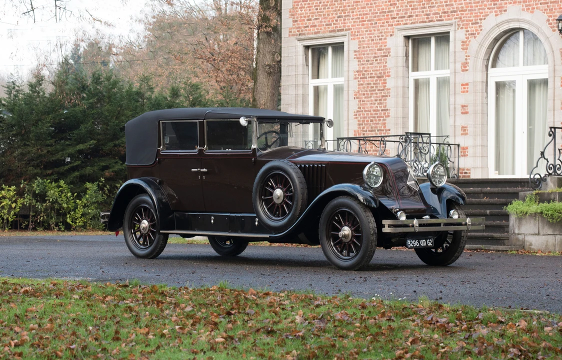 1927 Renault - Image 2 of 31