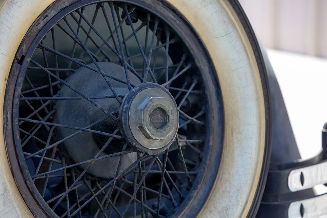 1928 Stutz Vertical Eight - Image 10 of 31