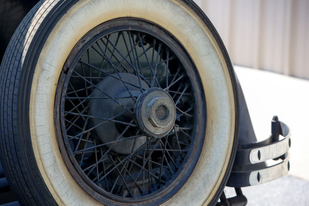 1928 Stutz Vertical Eight - Image 9 of 31
