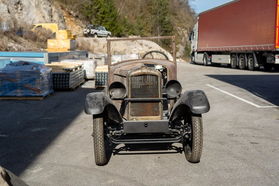 1928 Peugeot - Image 3 of 30