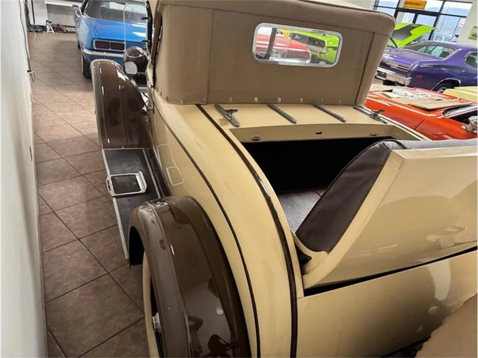1928 Chrysler - Image 3 of 12
