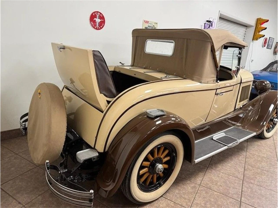 1928 Chrysler - Image 4 of 12