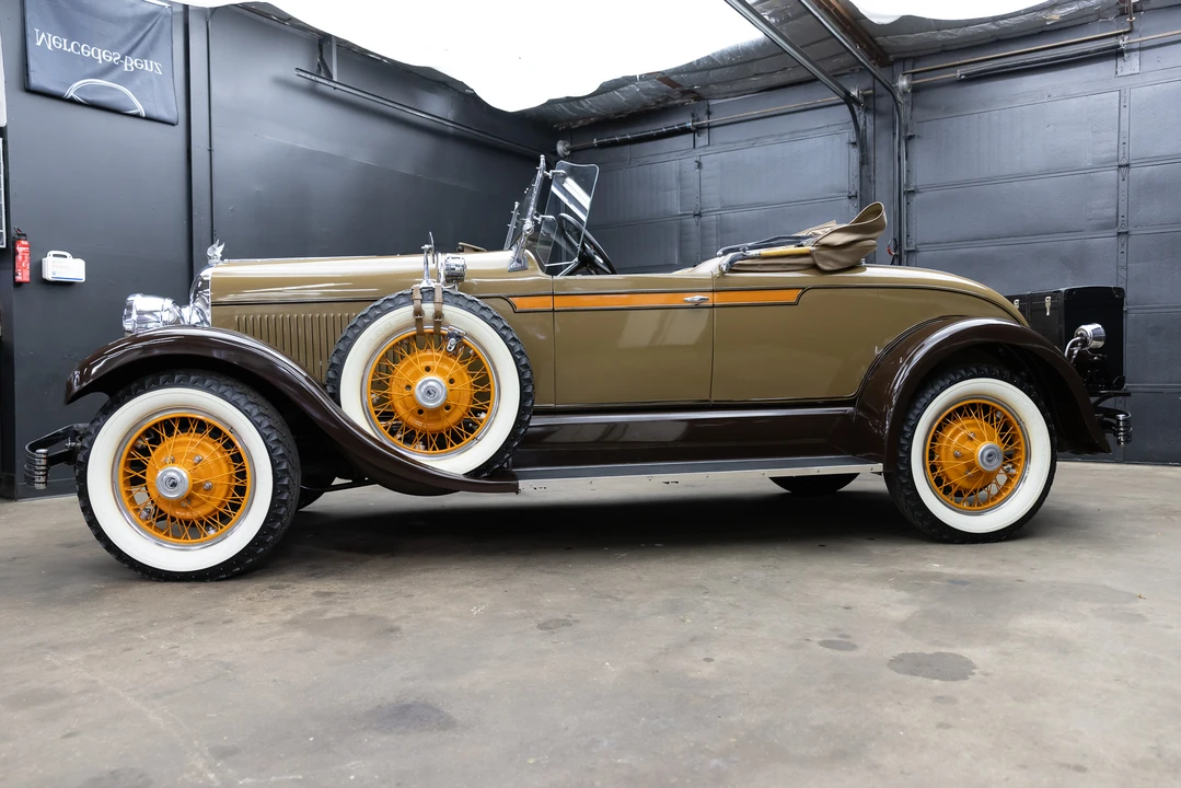 1928 Chrysler - Image 6 of 31