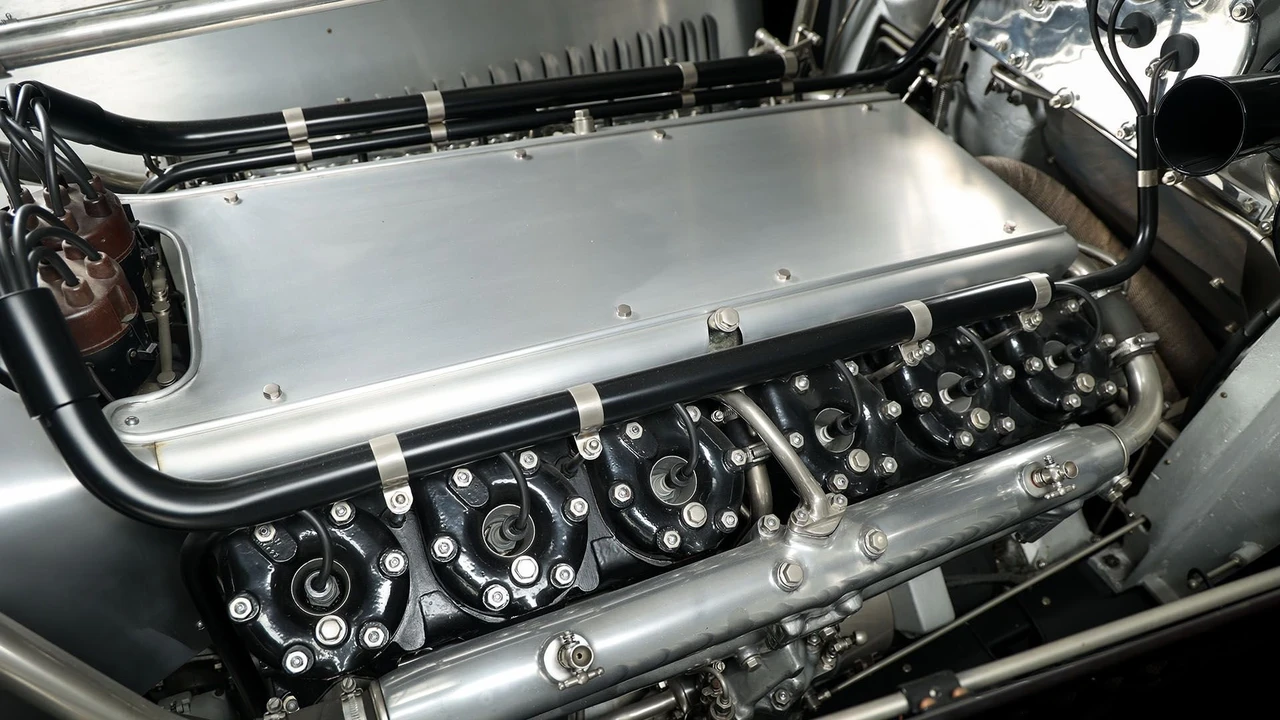 1928 Daimler - Image 2 of 31