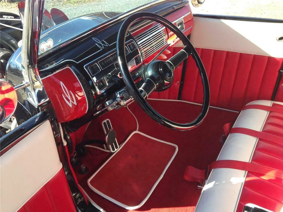 1928 Ford Model A Pickup & Model AA - Image 3 of 5