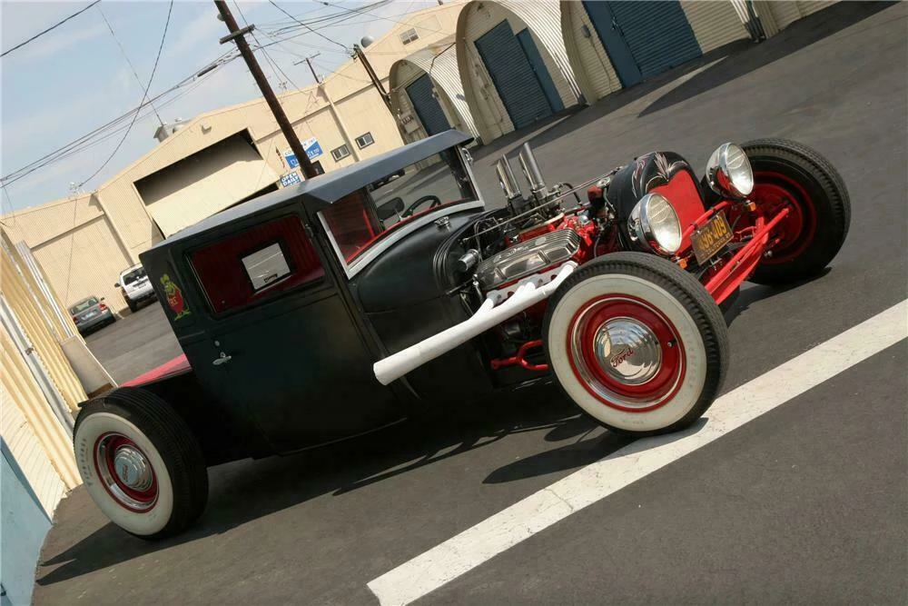 1928 Ford Model A Pickup & Model AA - Image 4 of 4