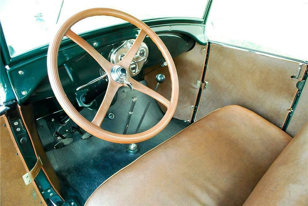 1928 Ford Model A Pickup & Model AA - Image 4 of 4