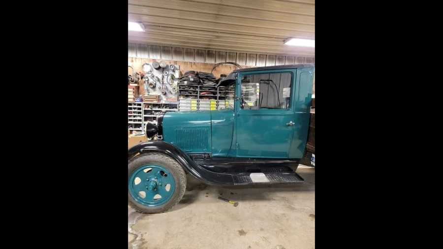 1928 Ford Model A Pickup & Model AA - Image 9 of 10
