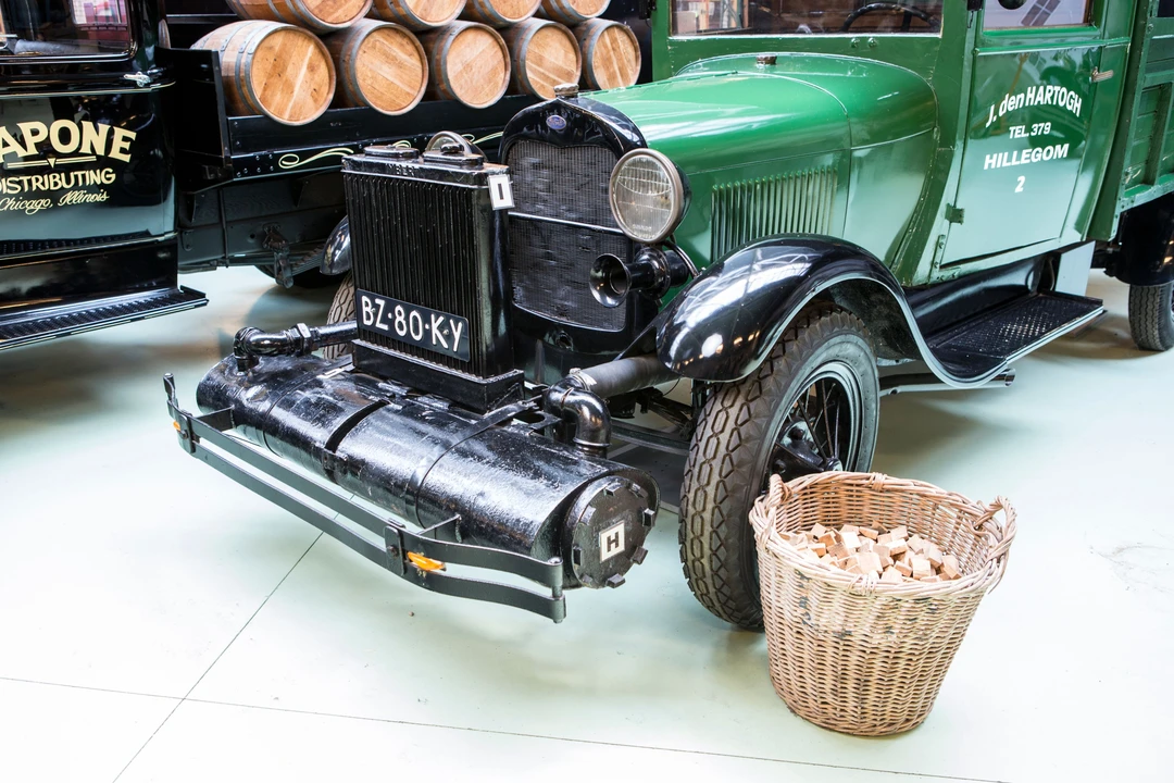 1928 Ford Model A Pickup & Model AA - Image 2 of 10