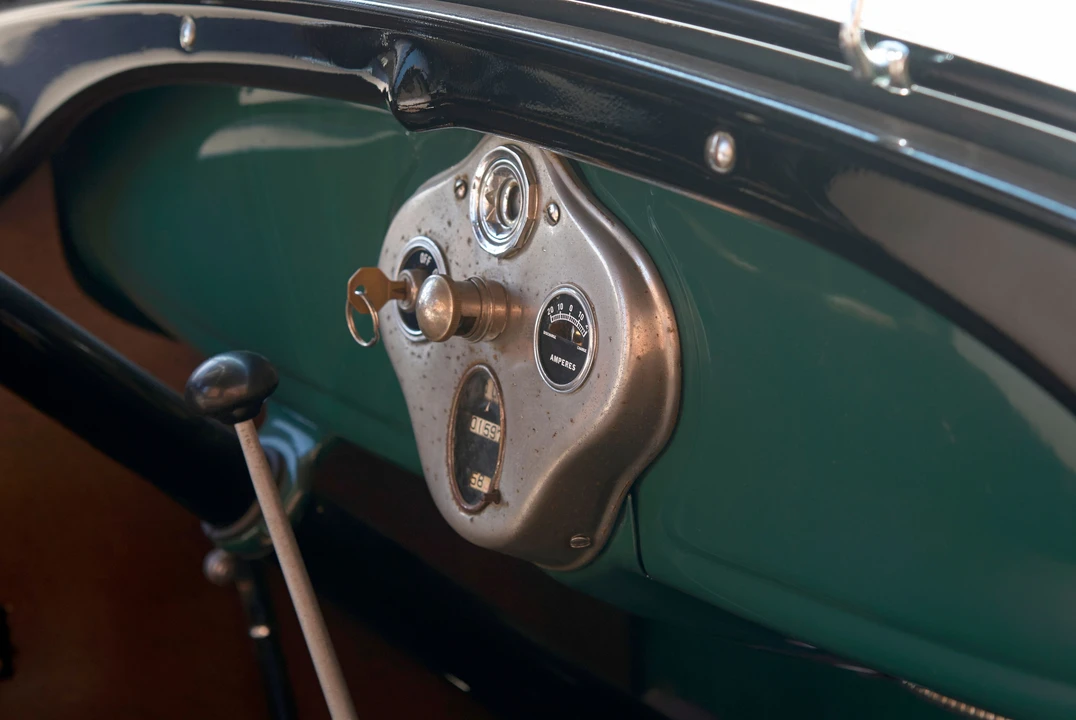 1928 Ford Model A Pickup & Model AA - Image 5 of 7