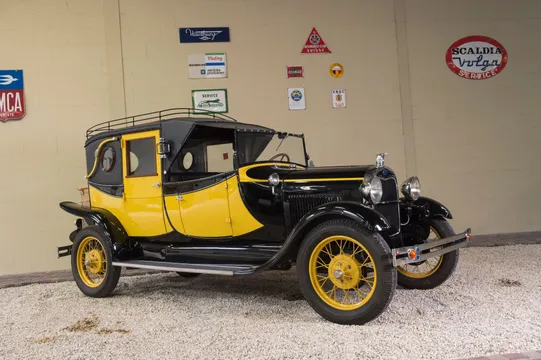 1928 Ford Model A Landaulette