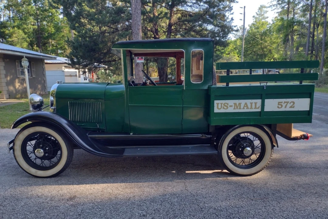 1928 Ford Model A Pickup & Model AA - Image 2 of 31