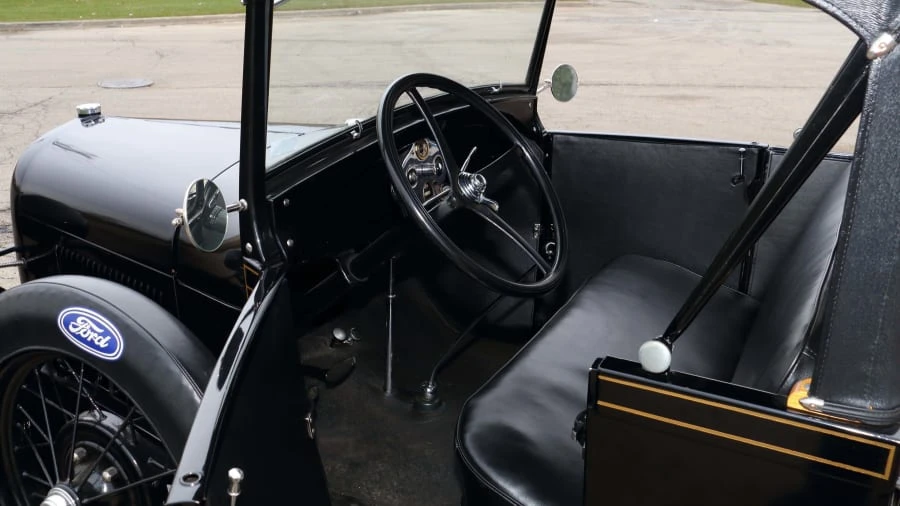 1928 Ford Model A Pickup & Model AA - Image 4 of 12