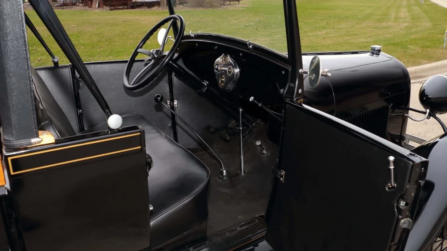 1928 Ford Model A Pickup & Model AA - Image 5 of 12