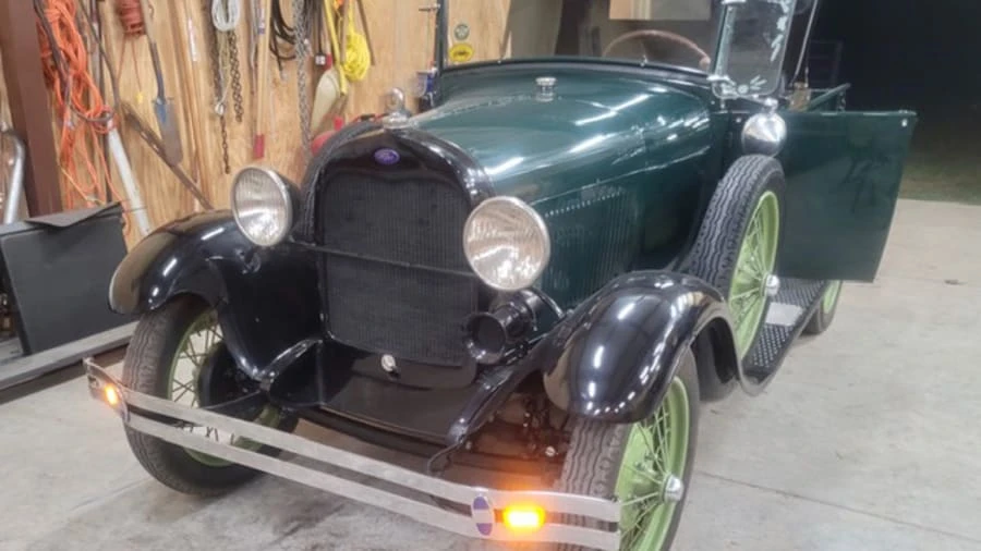 1928 Ford Model A Pickup & Model AA - Image 8 of 16