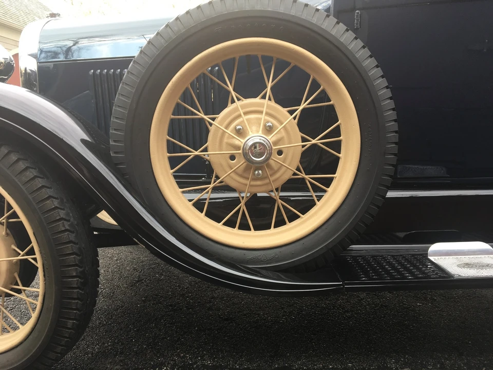 1928 Ford Model A Pickup & Model AA - Image 9 of 31