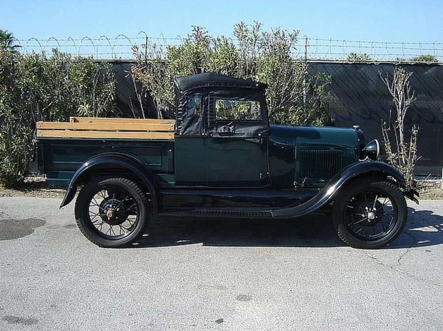 1928 Ford Model A Pickup & Model AA - Image 2 of 8