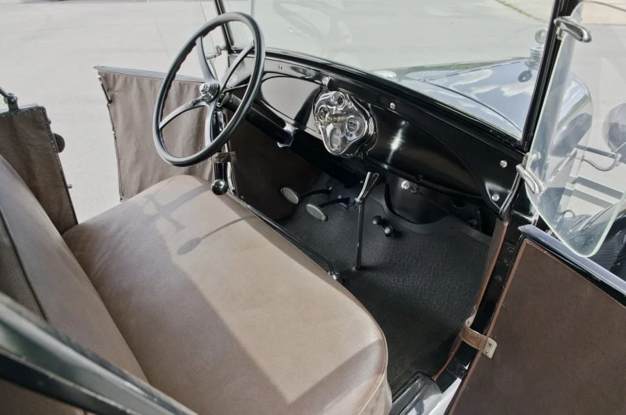 1928 Ford Model A Pickup & Model AA - Image 5 of 10